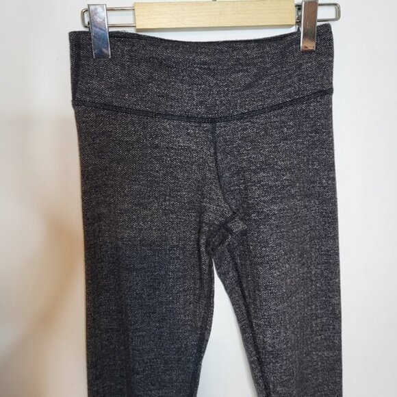 Aritzia TNA Leggings Size Small - Picture 3 of 8